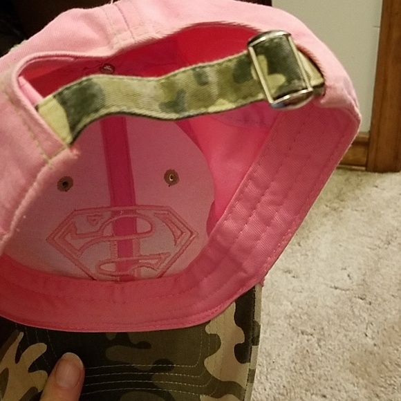 DC Comics Super Girl Pink w Camo Accents Adj - Picture 3 of 7